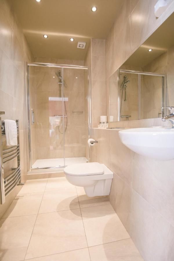 Отель Mc Kevitts Village Hotel Карлингфорд