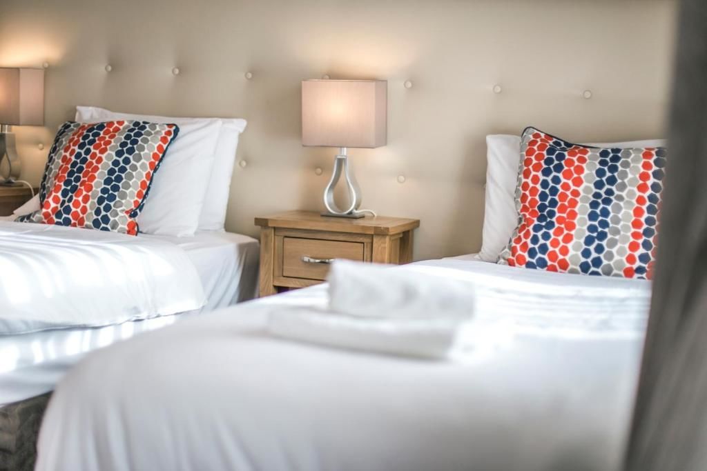 Отель Mc Kevitts Village Hotel Карлингфорд-33