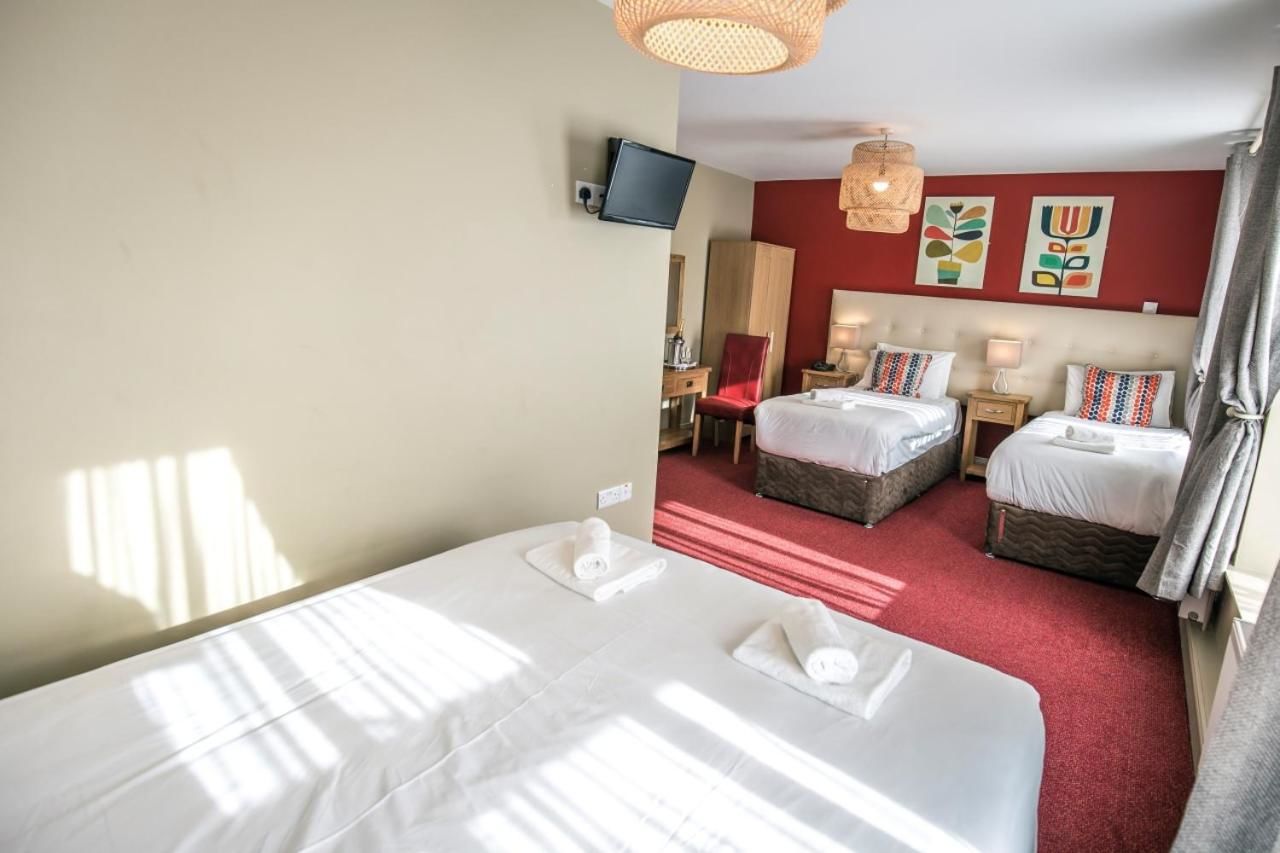 Отель Mc Kevitts Village Hotel Карлингфорд