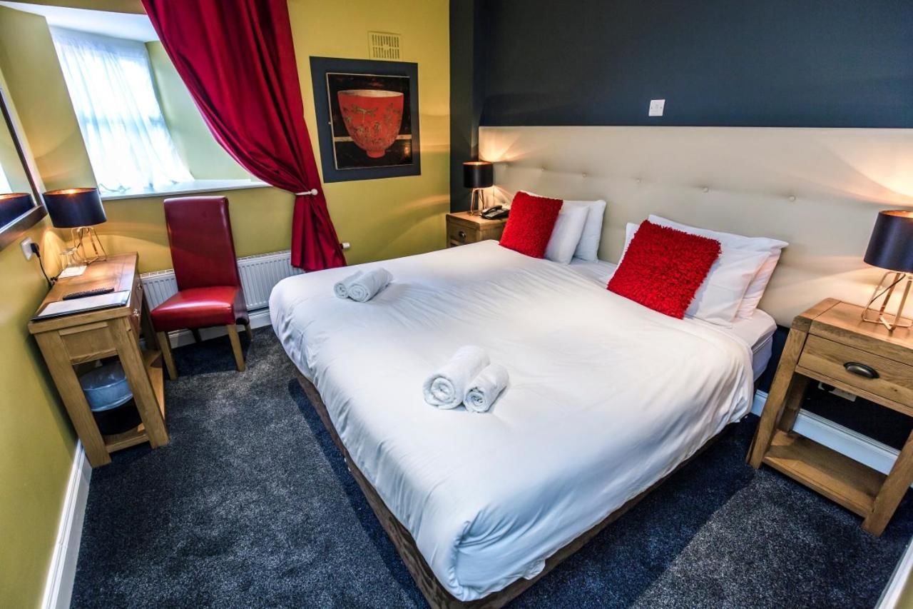 Отель Mc Kevitts Village Hotel Карлингфорд